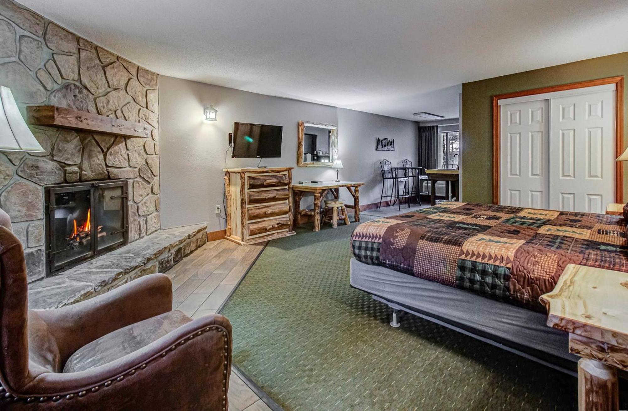 Honeymoon Suite