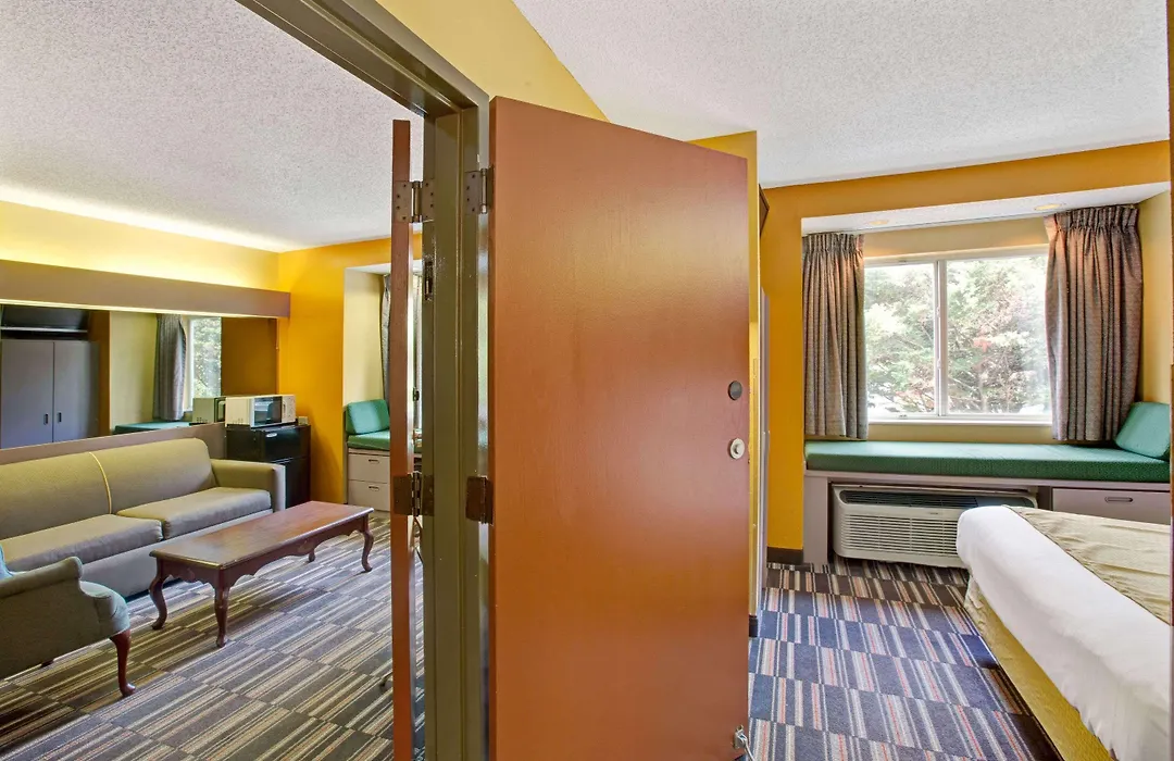 Microtel Inn & Suites By Wyndham Gatlinburg-1
