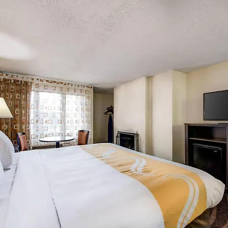 Quality Inn Creekside - Downtown Gatlinburg-3
