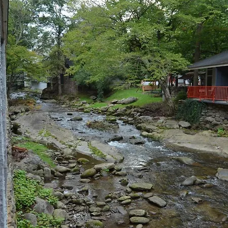 Zoders Inn And Suites-3